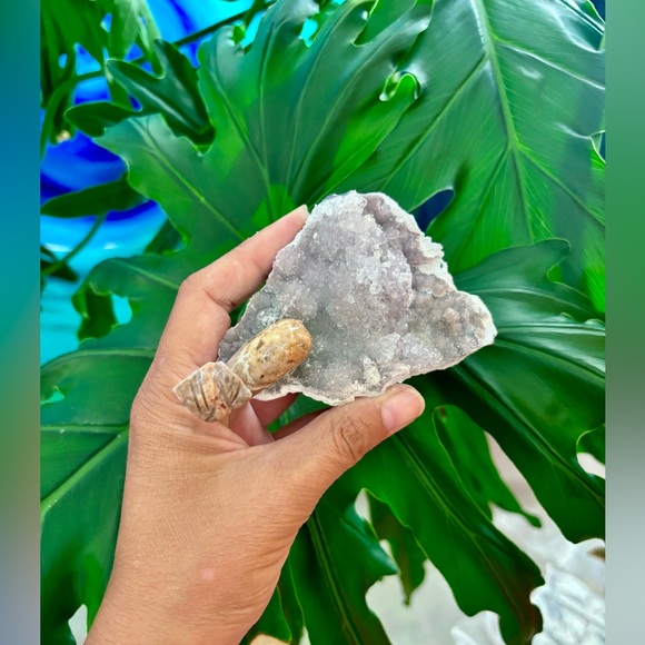 Whale Carving on Amethyst flower - Picture 5 of 5